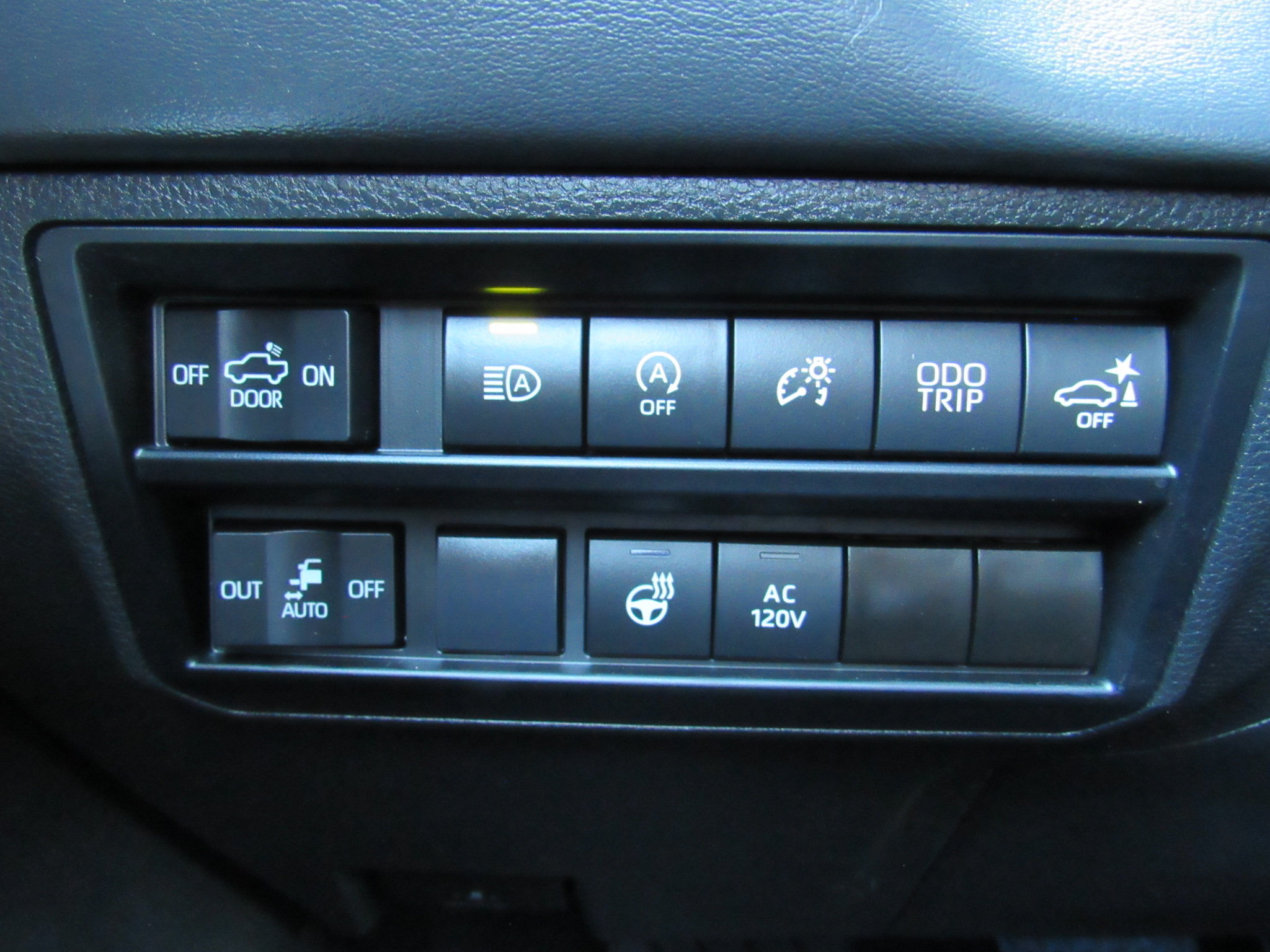 Used 2023 Toyota Tundra Platinum AWD/4WD image 16