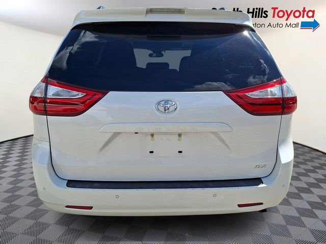 Used 2019 Toyota Sienna XLE Premium FWD image 5