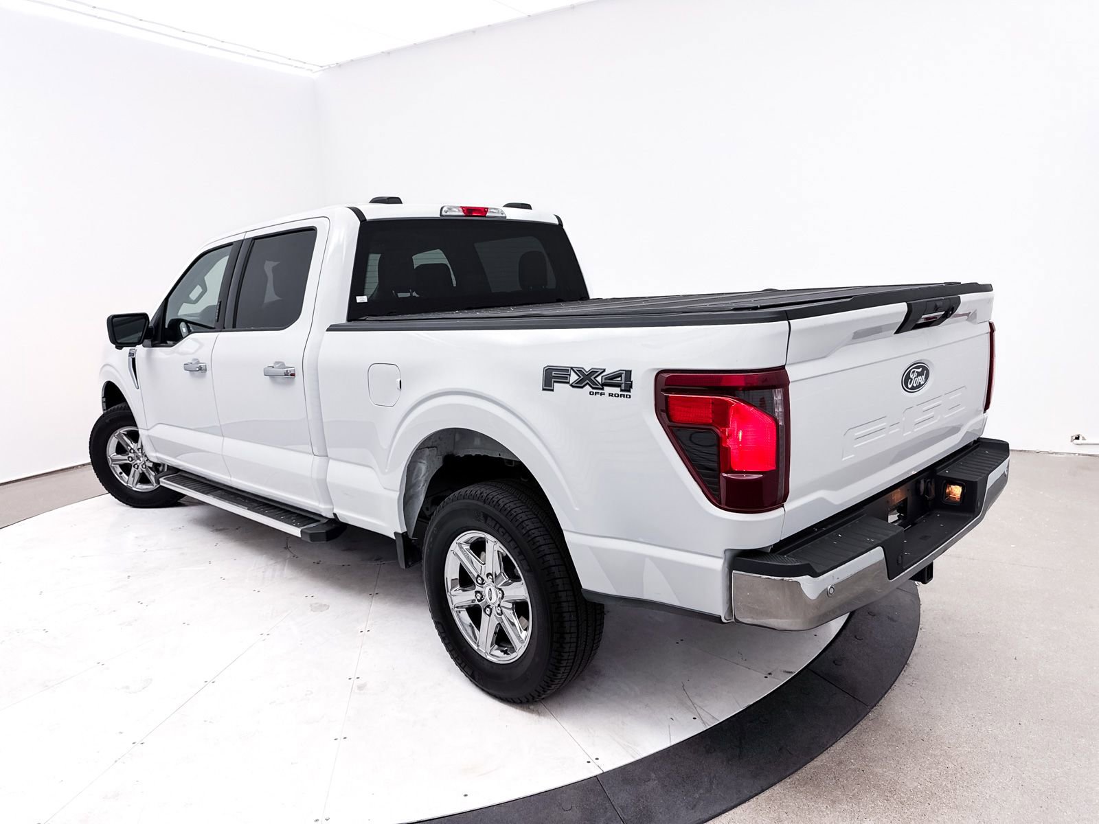 Used 2024 Ford F150 XLT w/ FX4 Off-Road Package image 2