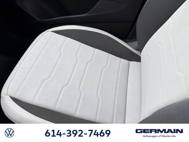 New 2026 Volkswagen Taos SE image 29