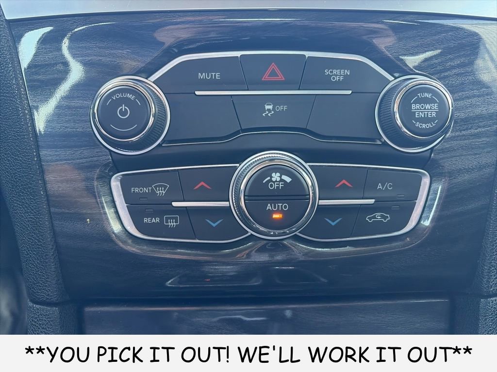 Used 2019 Chrysler 300 Touring w/ Sport Appearance Package RWD image 16