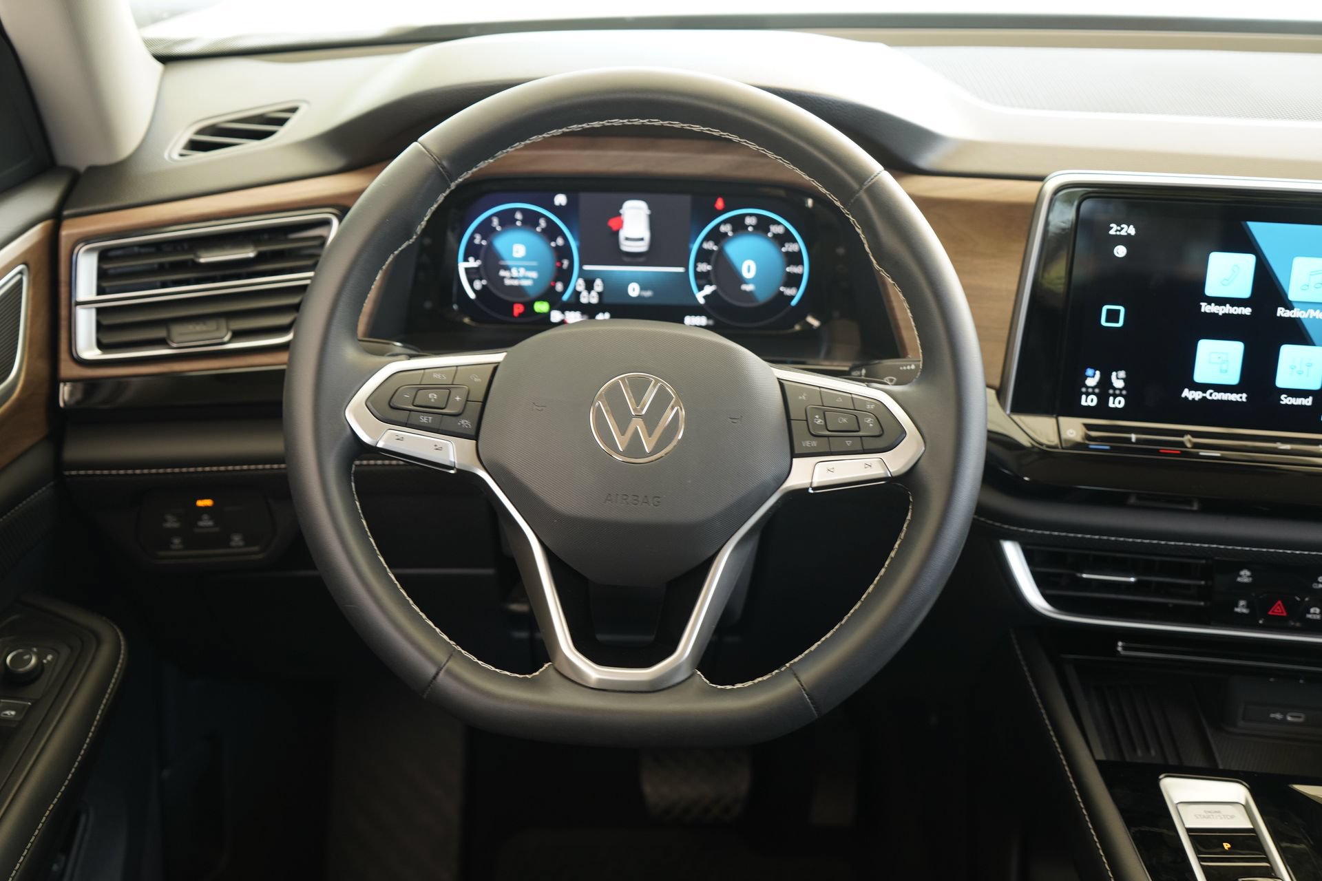 Certified 2026 Volkswagen Atlas SE FWD image 27