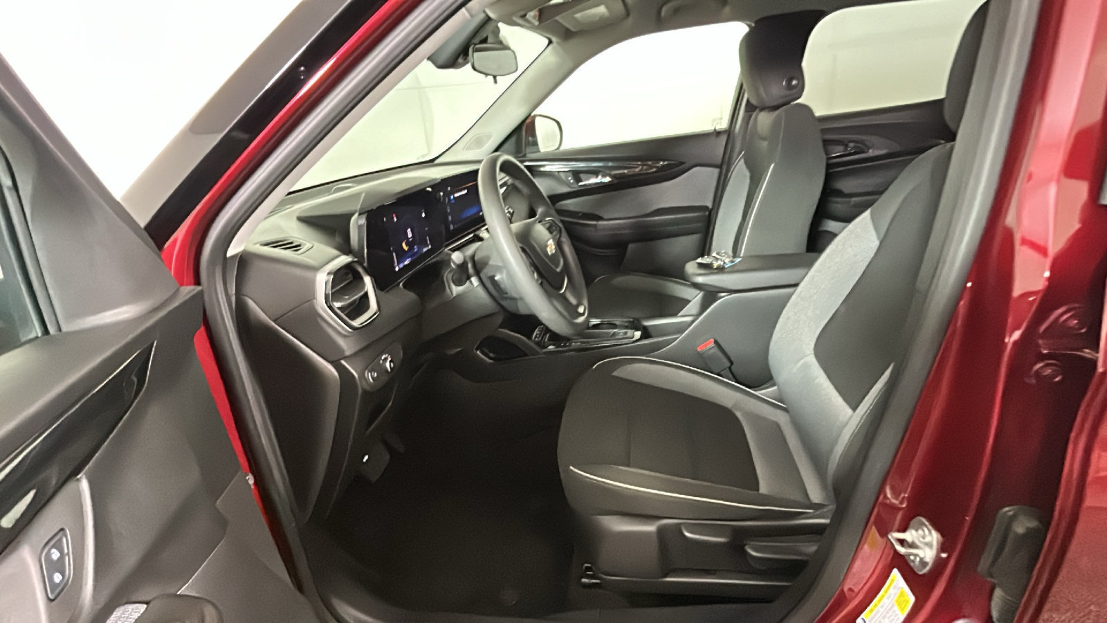 Used 2025 Chevrolet TrailBlazer LT AWD/4WD image 13