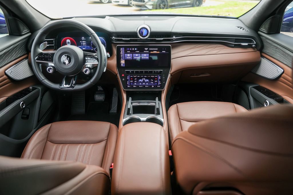 Used 2023 Maserati Grecale GT image 24