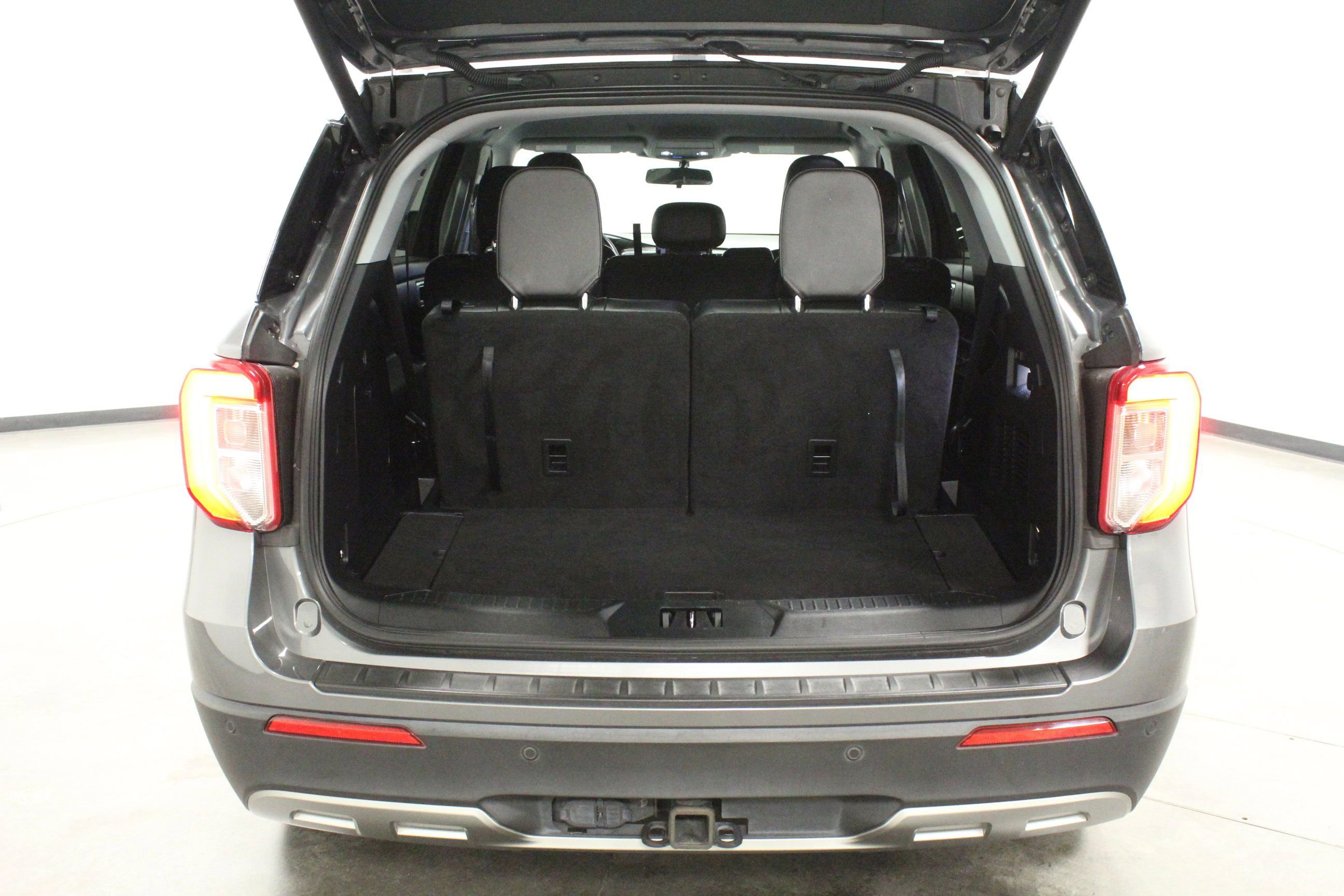 Used 2021 Ford Explorer XLT w/ Equipment Group 202A AWD/4WD image 13