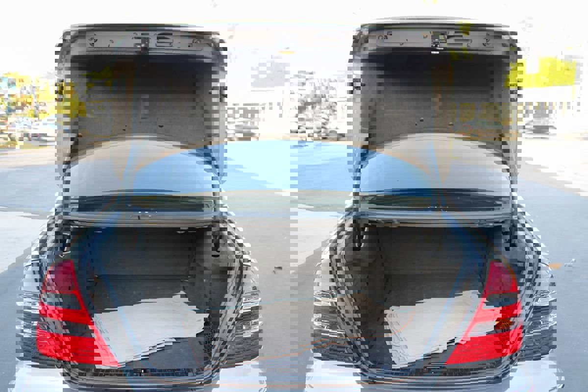 Used 2004 Mercedes-Benz E 320 Sedan image 41