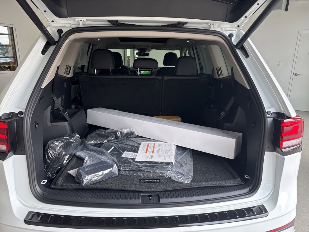 New 2025 Volkswagen Atlas Peak Edition SE image 15