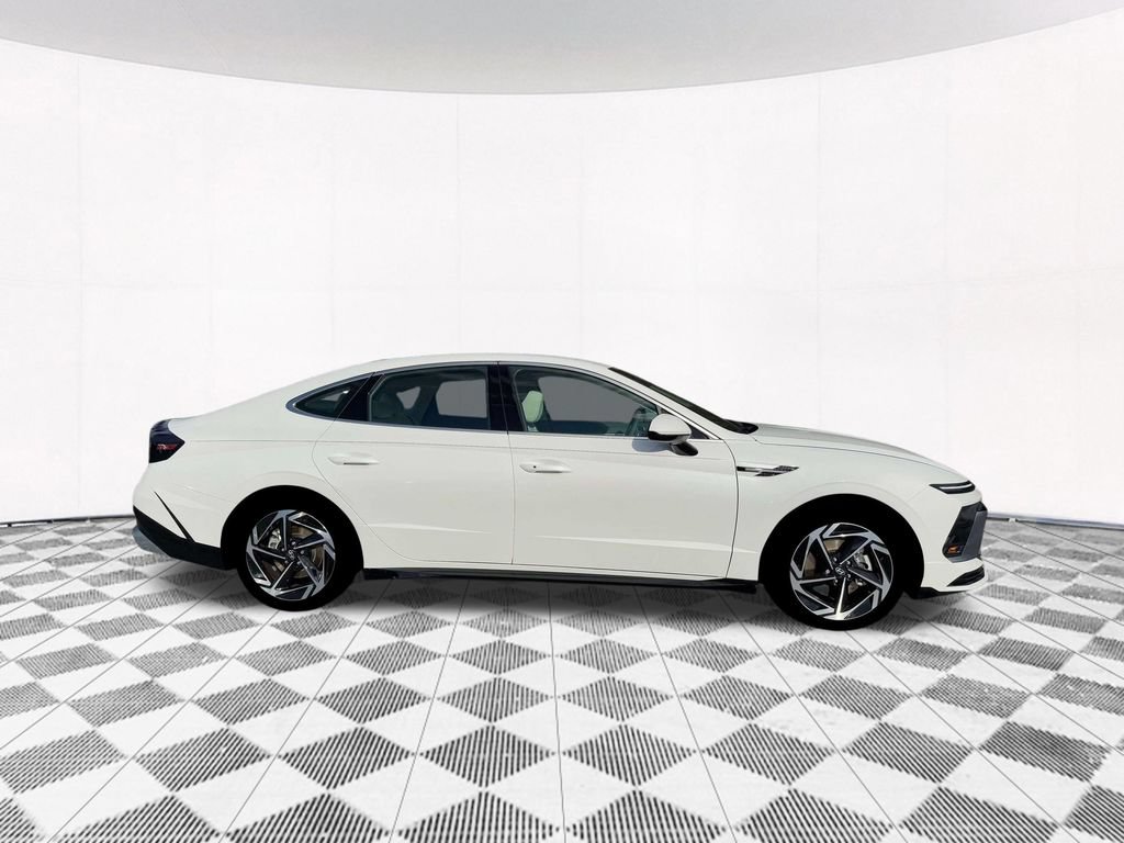 New 2026 Hyundai Sonata SEL FWD image 14
