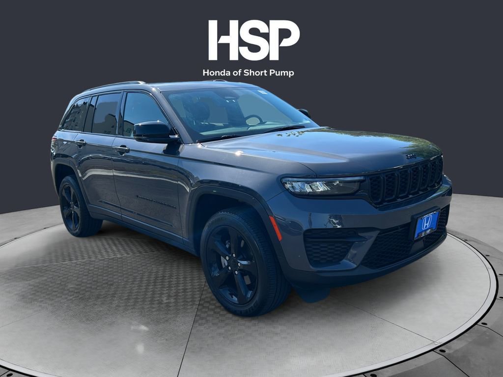Used 2023 Jeep Grand Cherokee Altitude AWD/4WD image 7