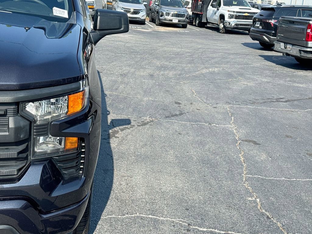 Used 2023 Chevrolet Silverado 1500 Custom w/ LPO, Dark Essentials Package RWD image 10