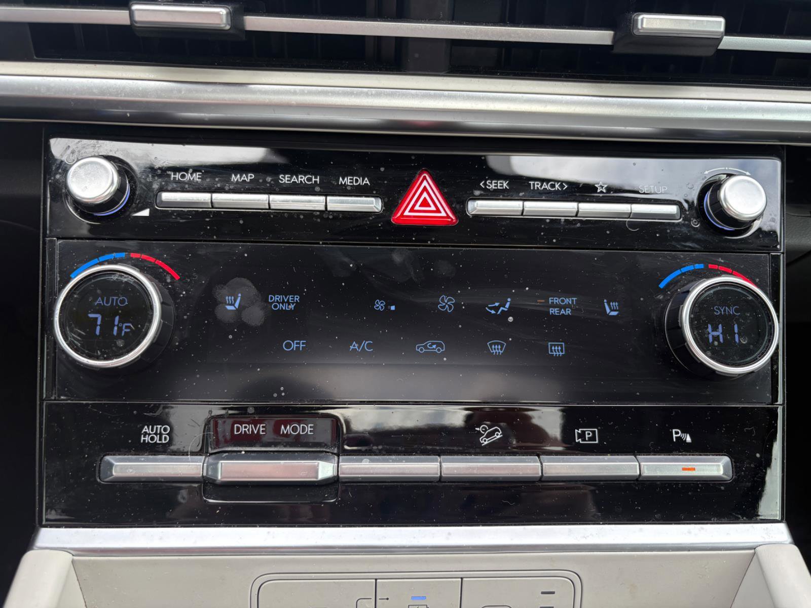 Used 2025 Hyundai Santa Fe SEL image 32