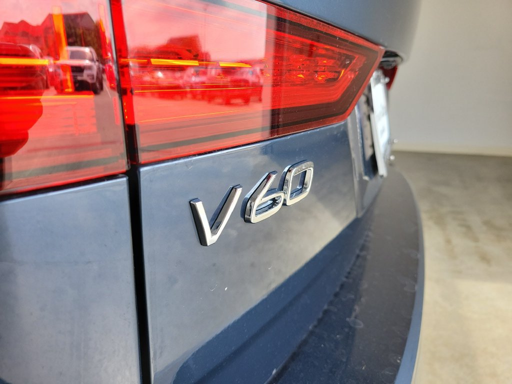 New 2026 Volvo V60 B5 Cross Country Plus w/ Climate Package AWD/4WD image 8