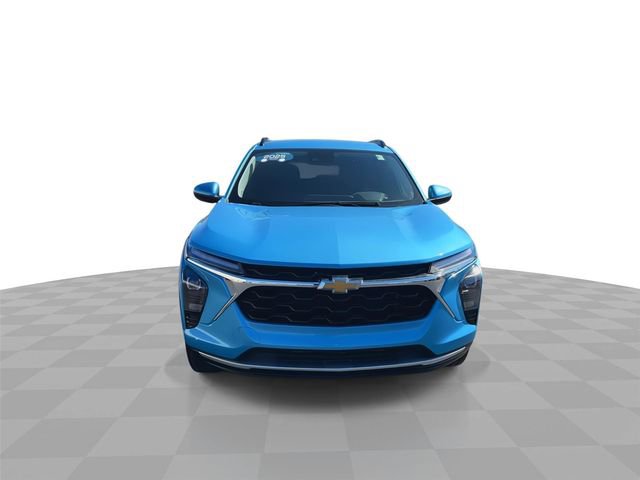 Used 2025 Chevrolet Trax LT w/ Driver Confidence Package FWD image 3