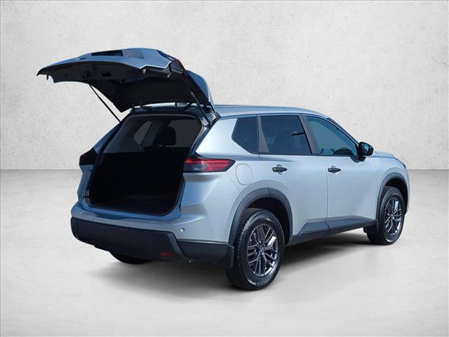 Used 2024 Nissan Rogue S AWD/4WD image 5