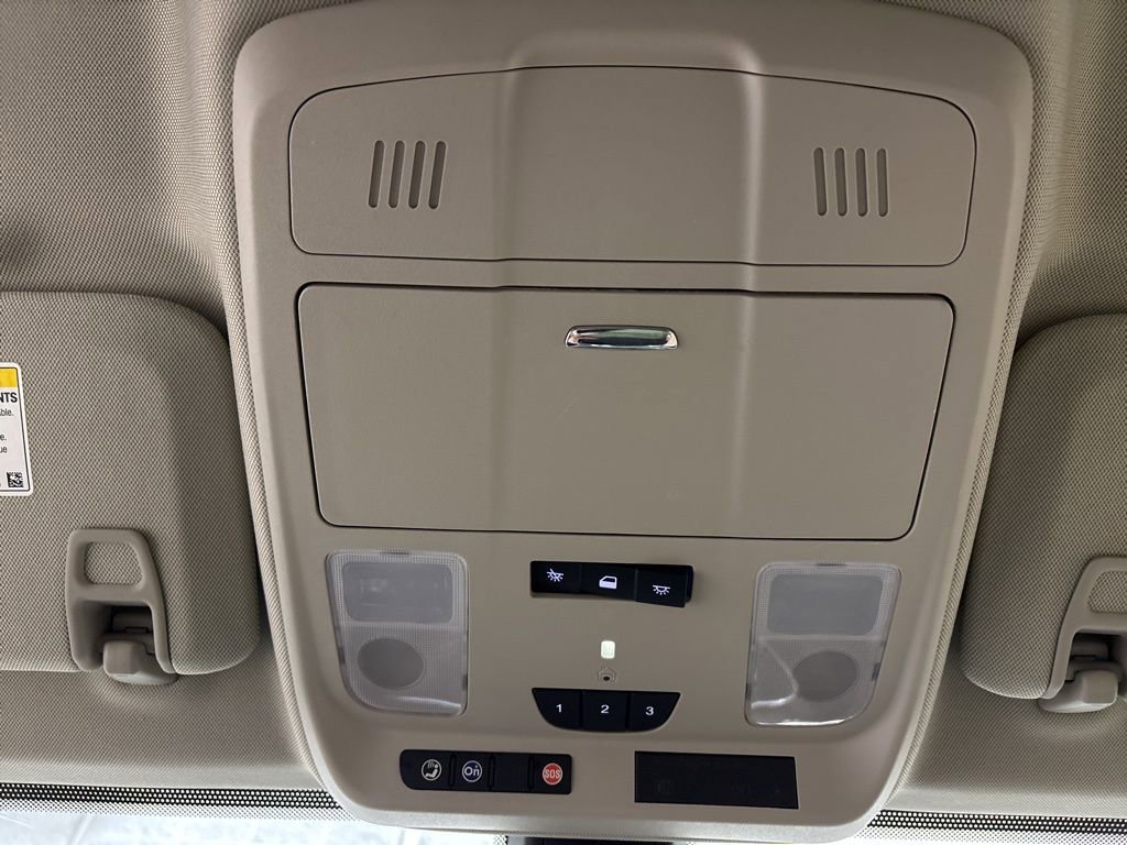 Used 2019 Buick Envision Essence image 25