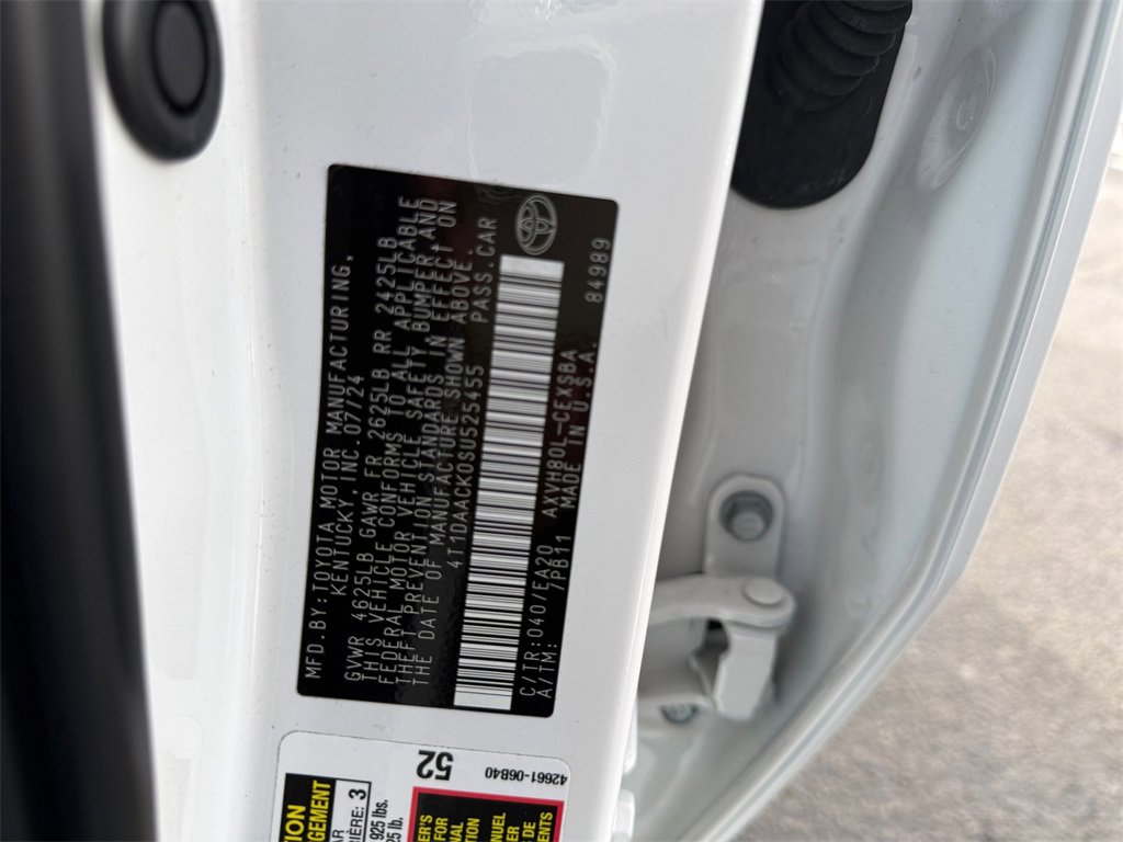 Used 2025 Toyota Camry SE image 24