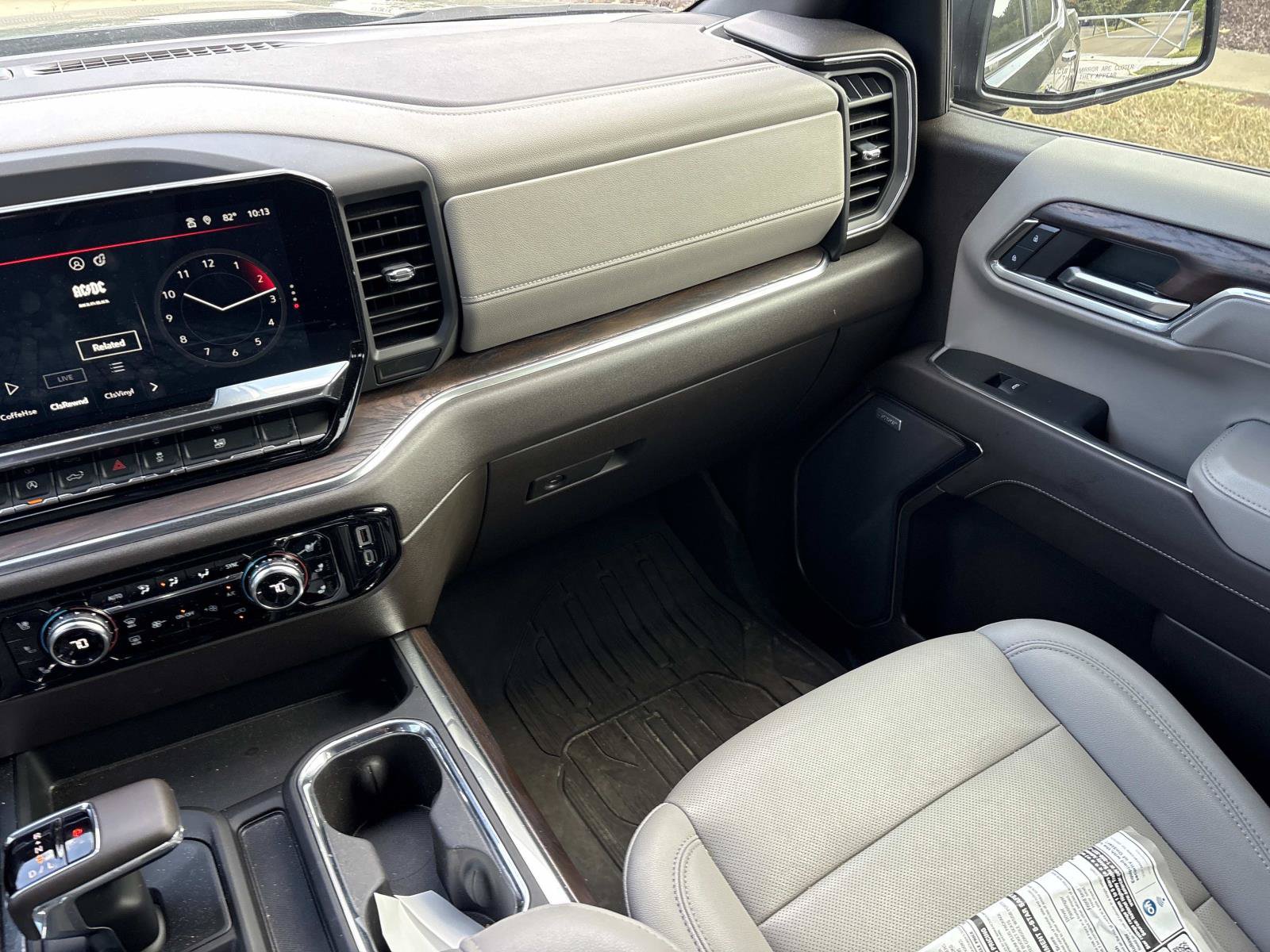 Used 2024 GMC Sierra 1500 SLT w/ SLT Premium Plus Package AWD/4WD image 30