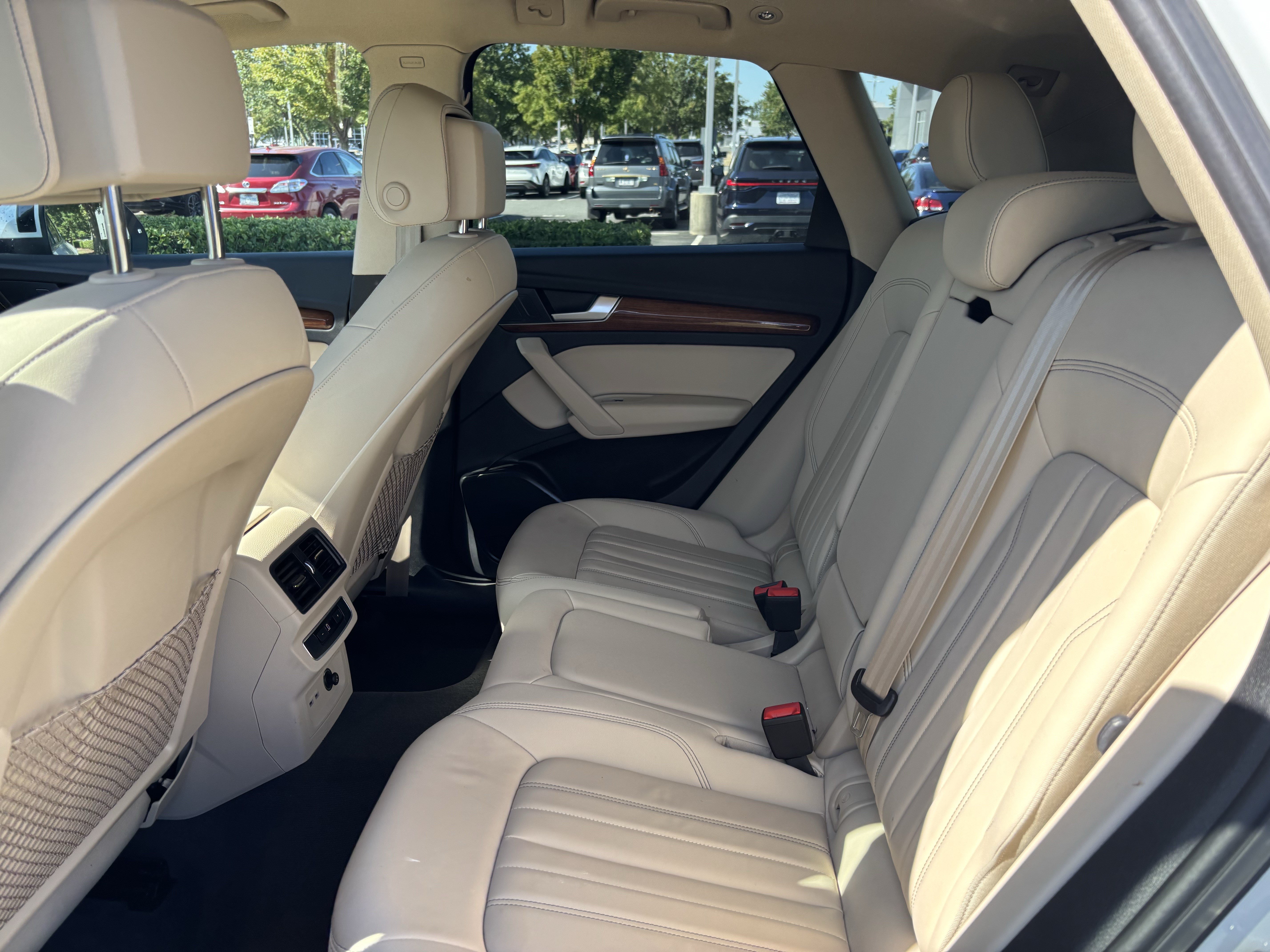 Used 2023 Audi Q5 2.0T Premium w/ Convenience Package AWD/4WD image 19