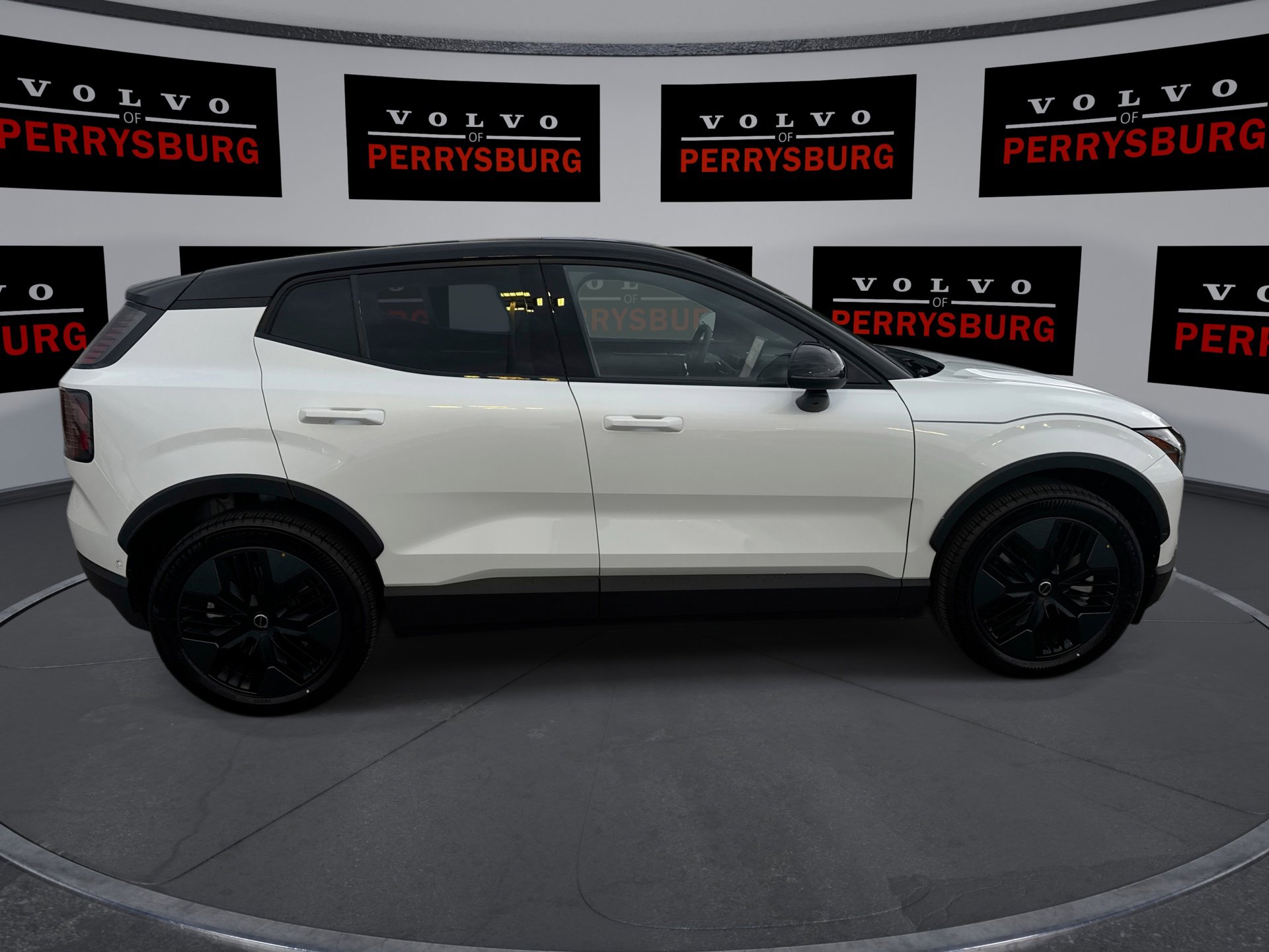 New 2026 Volvo EX30 Cross Country Ultra image 9