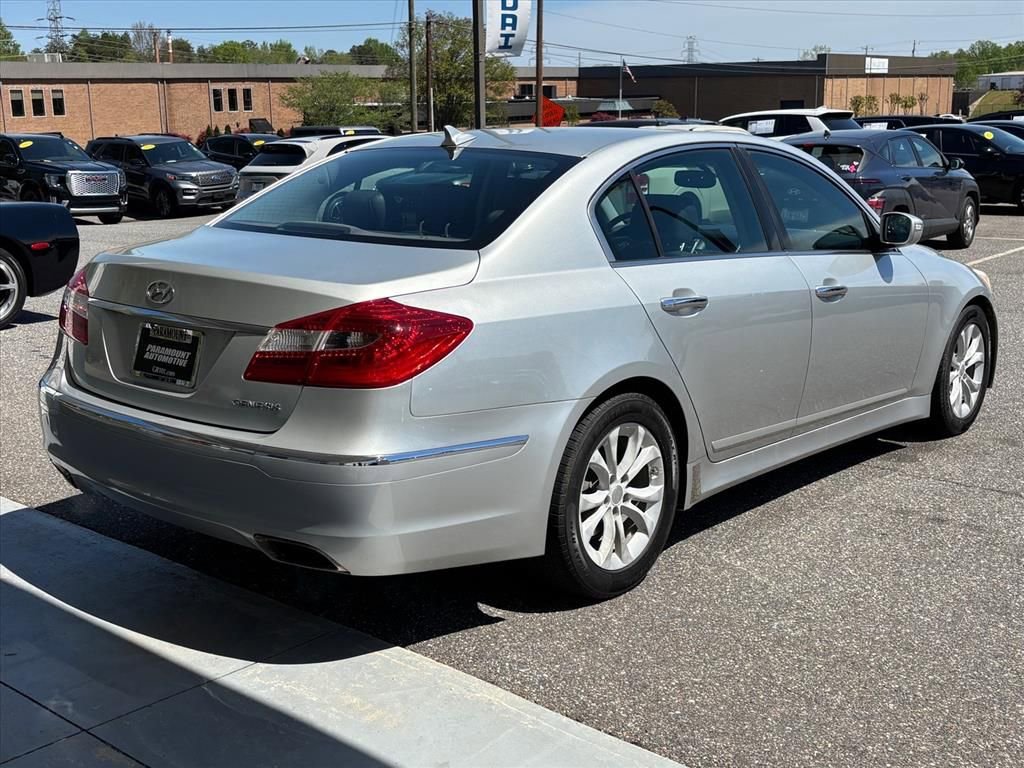 Used 2013 Hyundai Genesis 3.8 image 26