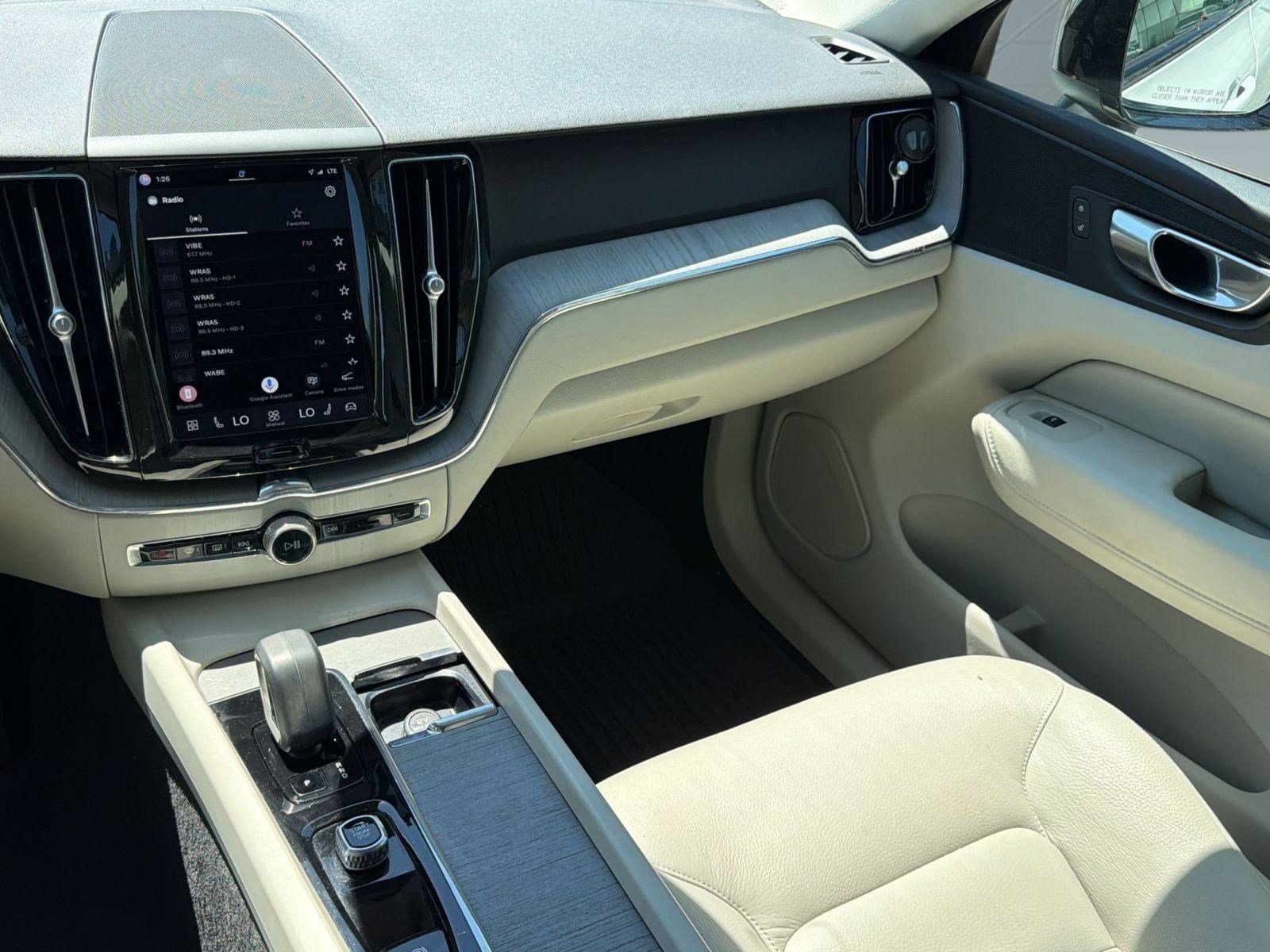 Certified 2024 Volvo XC60 B5 Plus w/ Protection Package Premier AWD/4WD image 27