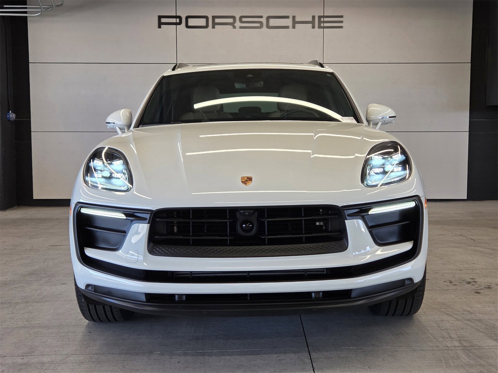 Used 2024 Porsche Macan image 29