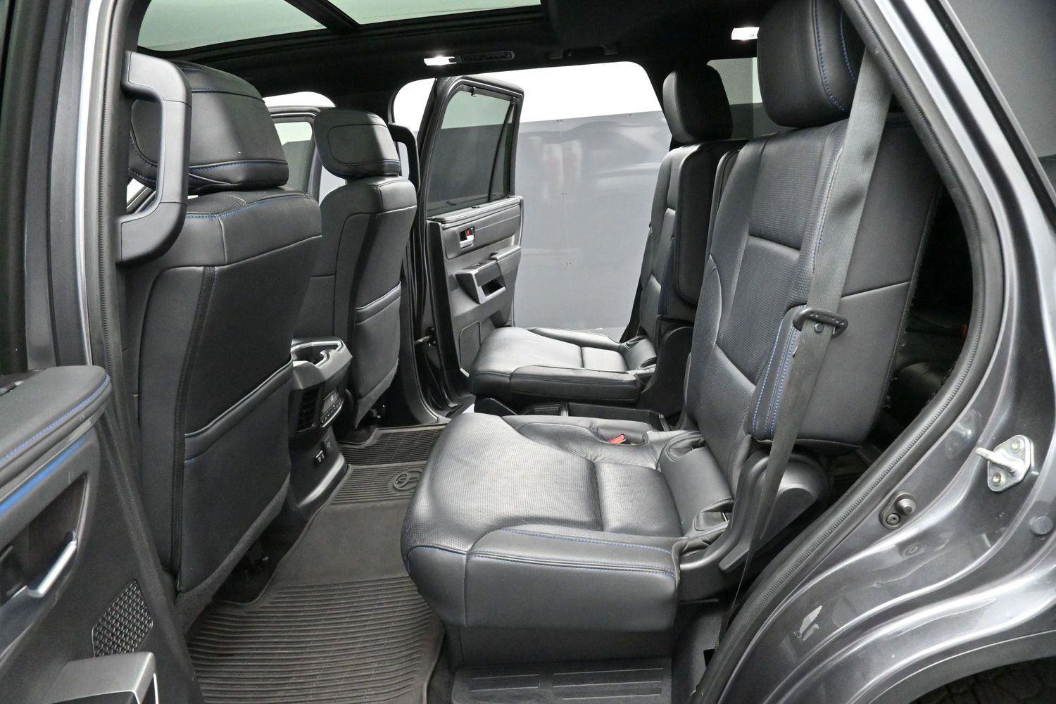Used 2023 Toyota Sequoia Platinum AWD/4WD image 33