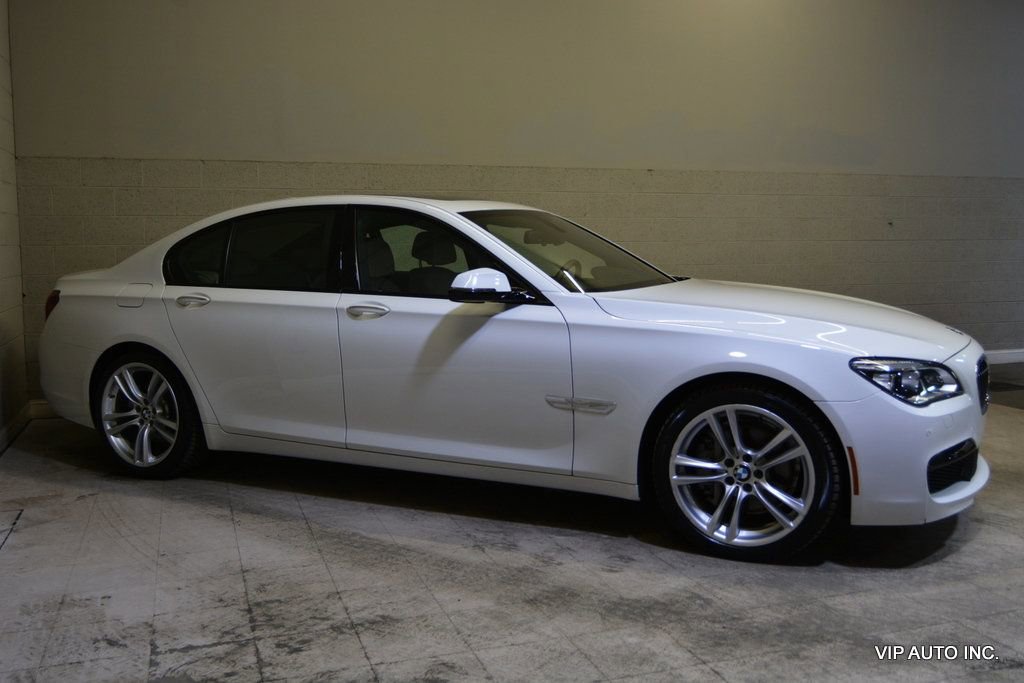 Used 2014 BMW 740i image 29