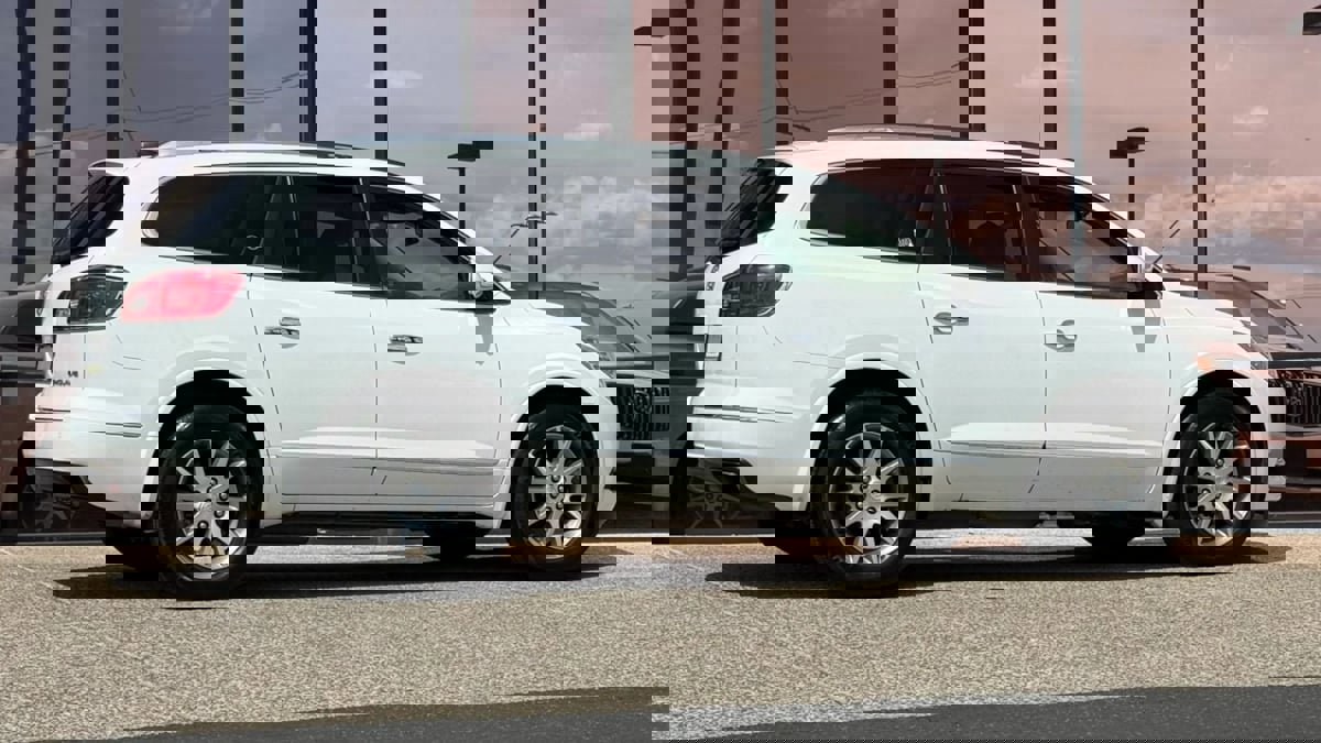 Used 2016 Buick Enclave Leather image 13