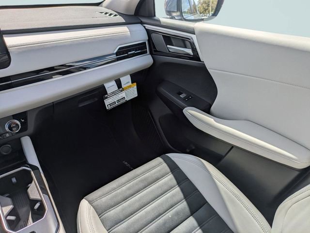 New 2026 Mitsubishi Outlander SE image 18