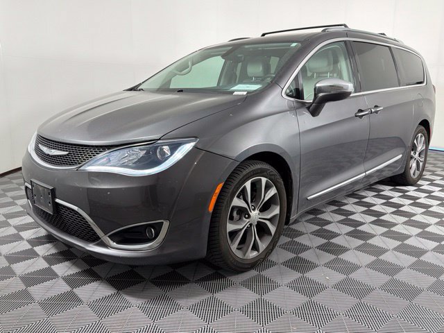 Used 2017 Chrysler Pacifica Limited FWD image 2