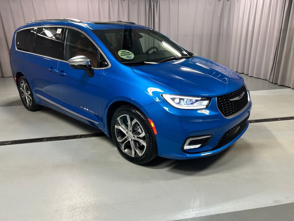 New 2026 Chrysler Pacifica Pinnacle