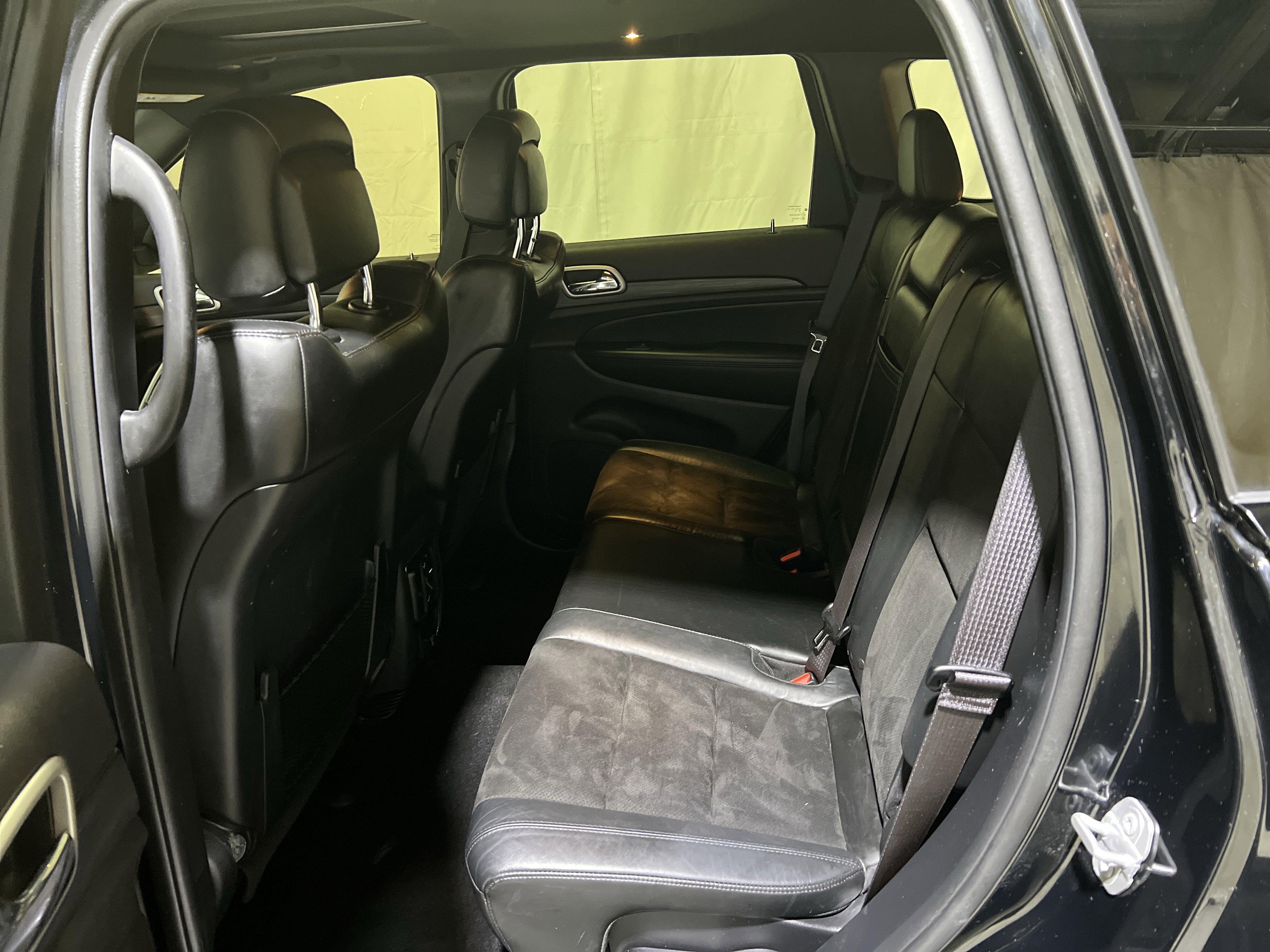 Used 2021 Jeep Grand Cherokee Laredo X AWD/4WD image 17