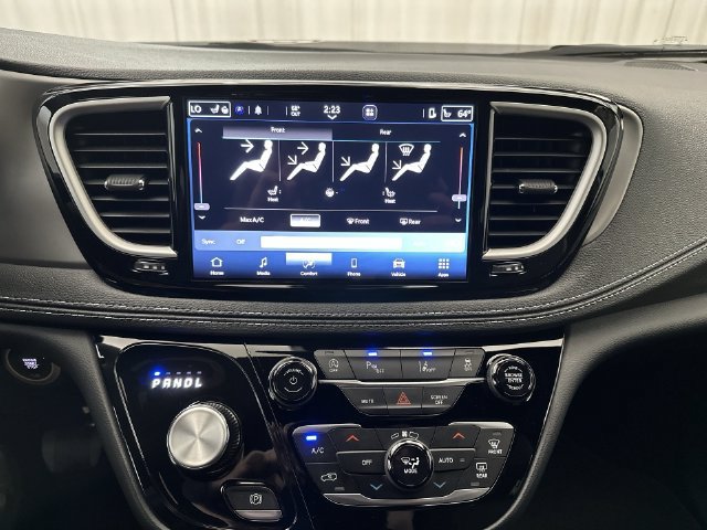 New 2027 Chrysler Pacifica Select AWD/4WD image 19