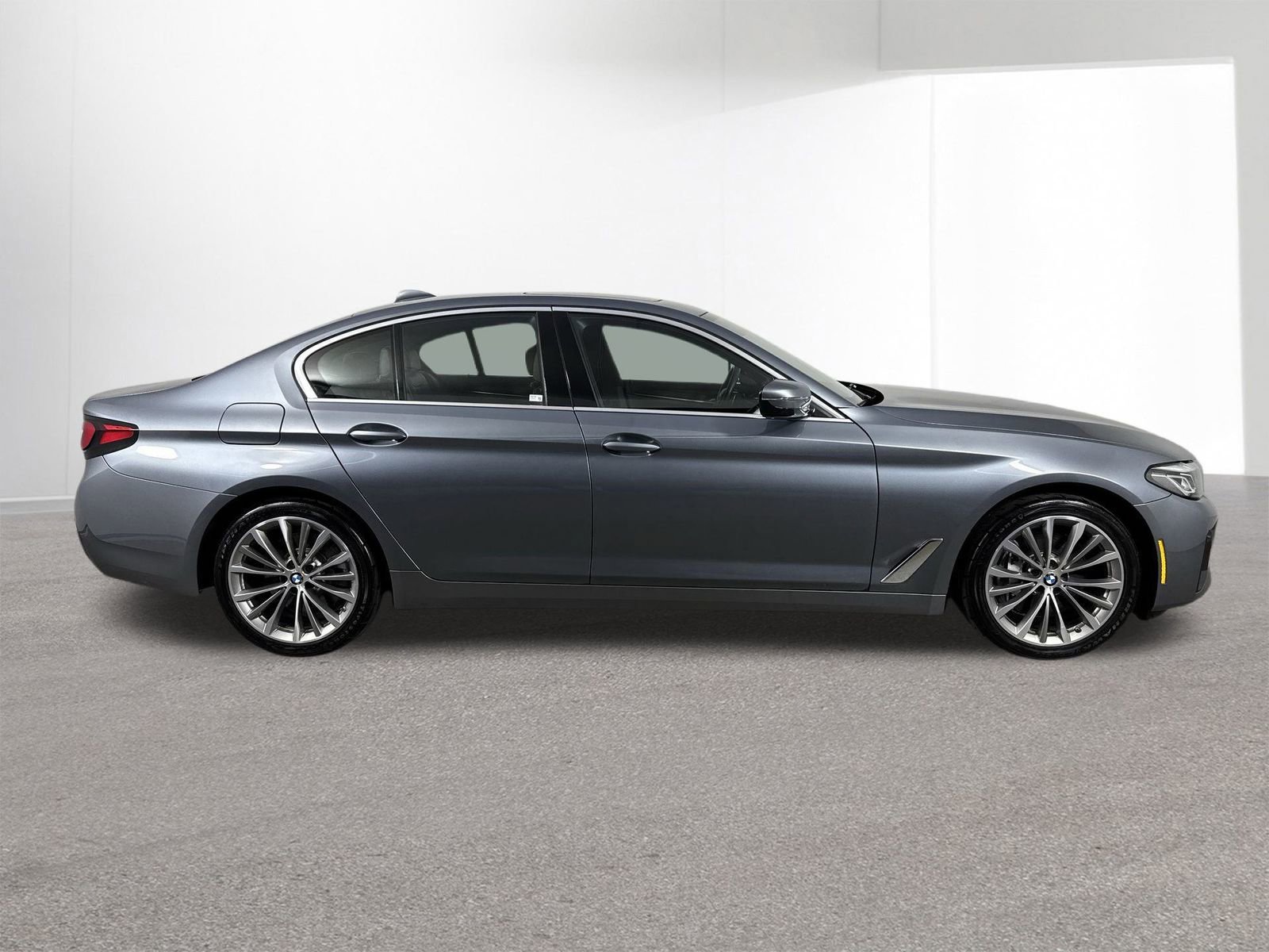 Used 2022 BMW 540i xDrive w/ Premium Package image 36