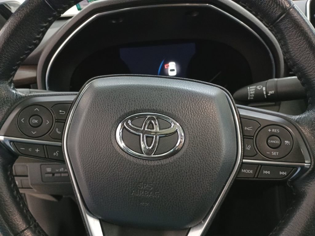 Used 2019 Toyota Avalon XLE w/ Moonroof Package image 18