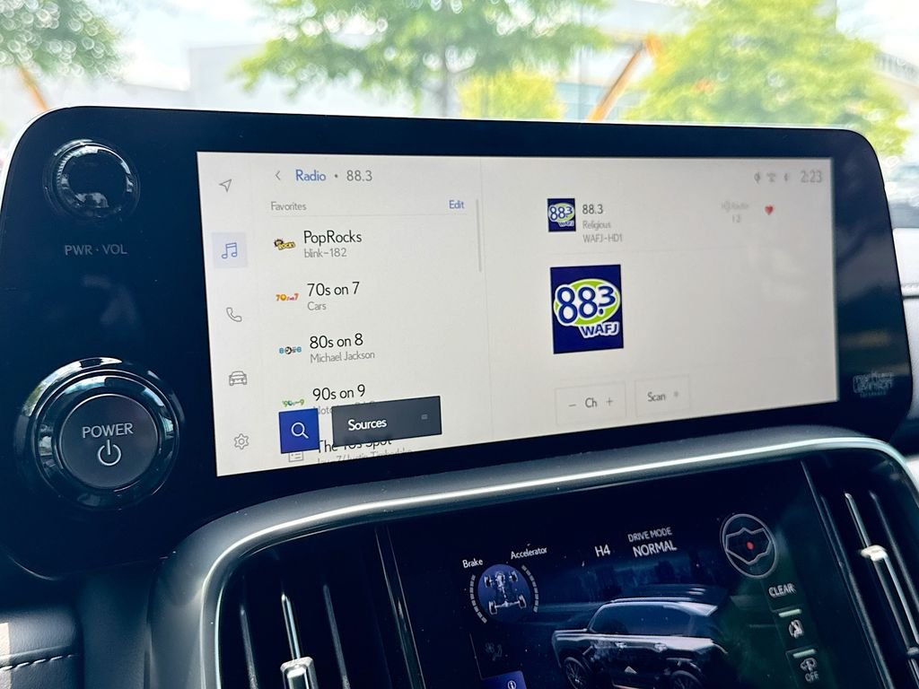 New 2026 Lexus LX 700h Luxury AWD/4WD image 25