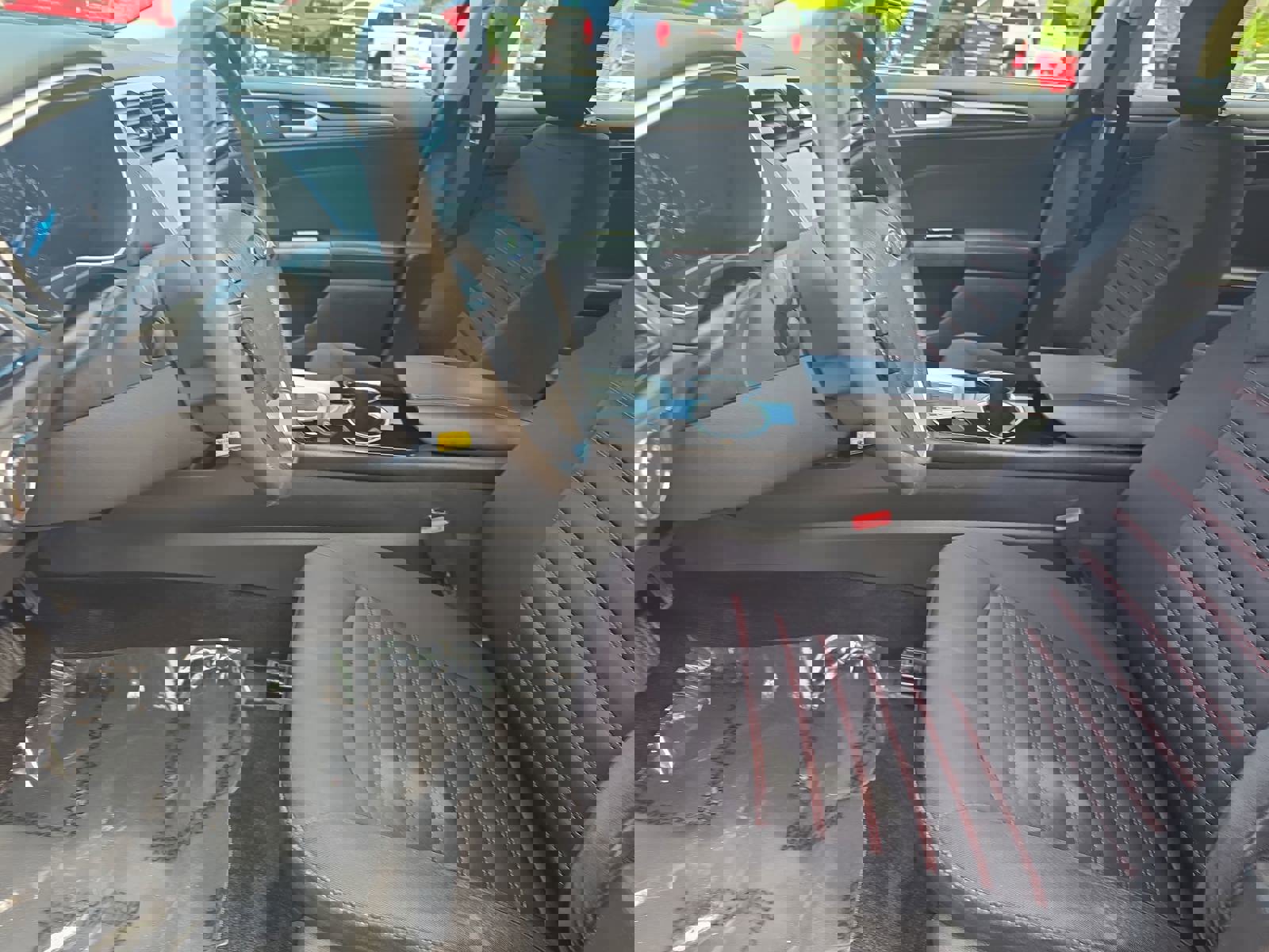 Used 2014 Ford Fusion SE image 16