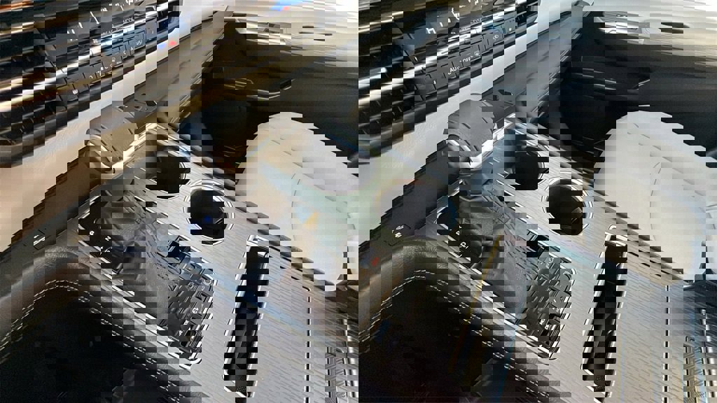 Used 2025 Toyota Sienna XLE image 29