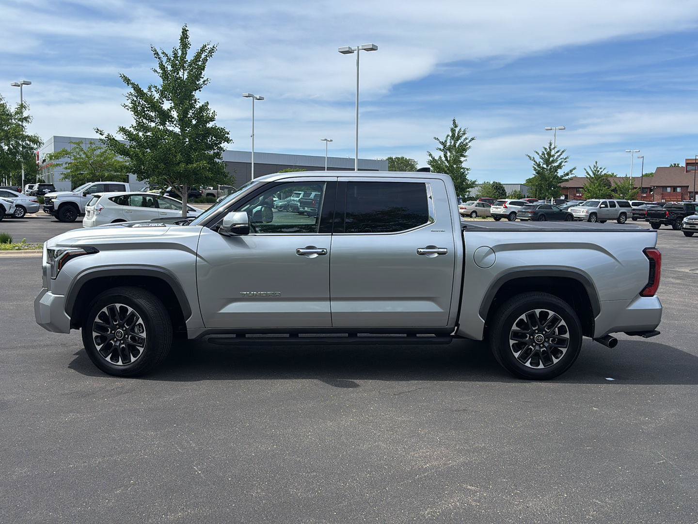 Used 2022 Toyota Tundra Limited AWD/4WD image 12