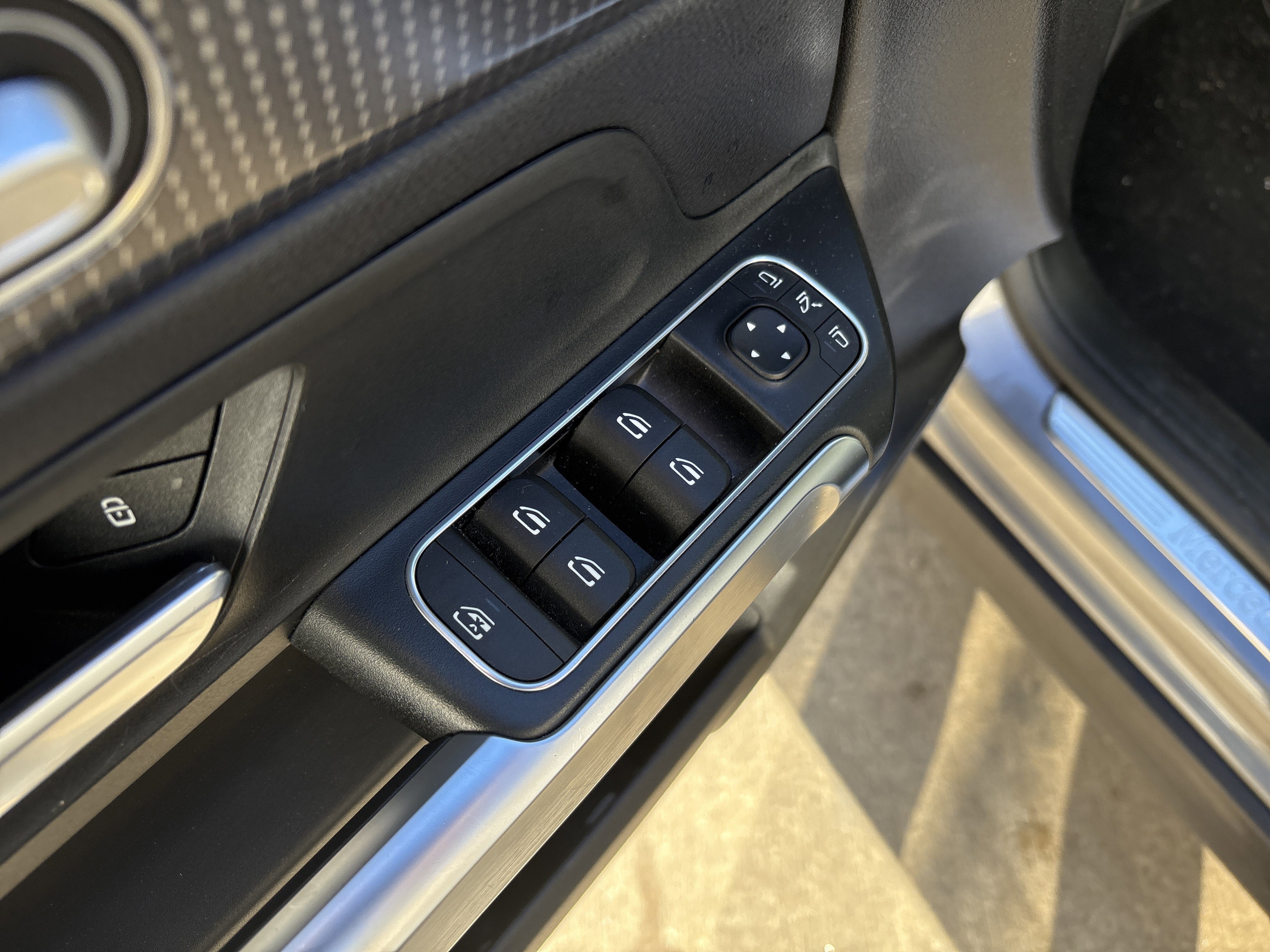 Used 2020 Mercedes-Benz GLB 250 4MATIC image 15