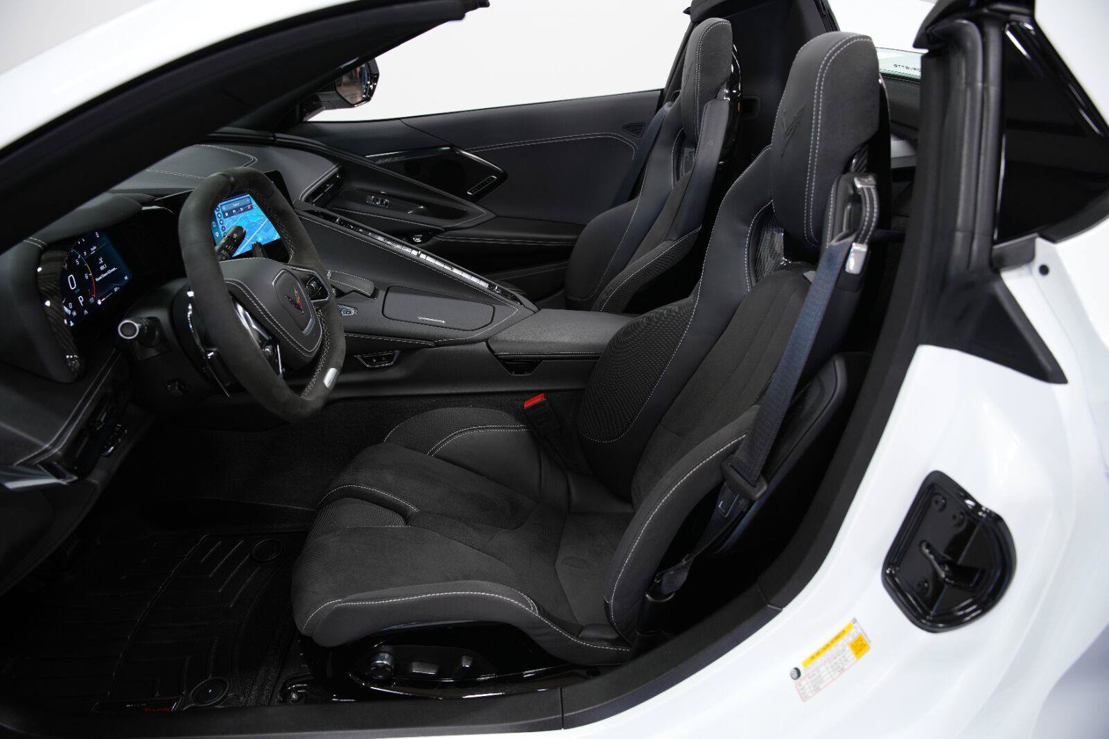 Used 2025 Chevrolet Corvette E-Ray w/ Stealth Interior Trim Package AWD/4WD image 44