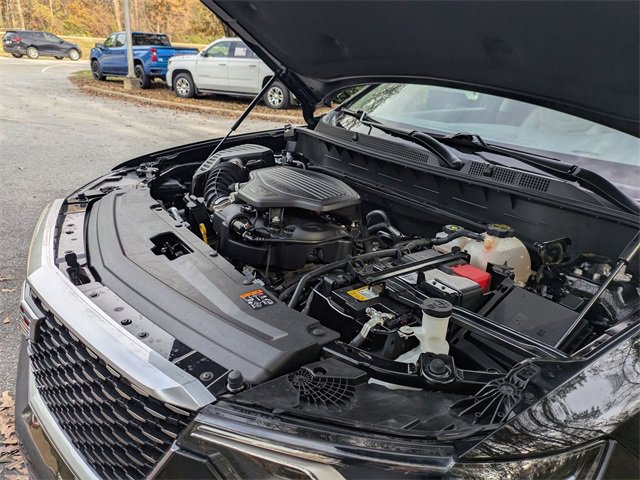 Used 2025 Cadillac XT6 Premium Luxury image 40