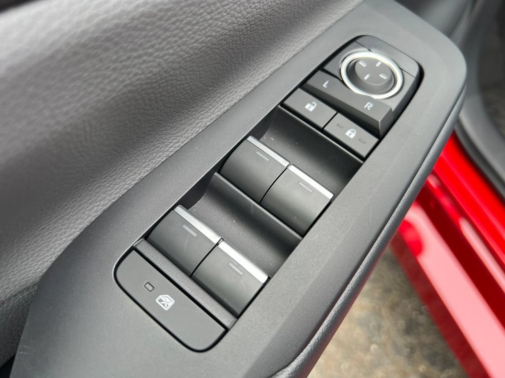 New 2027 Toyota Prius XLE FWD image 32