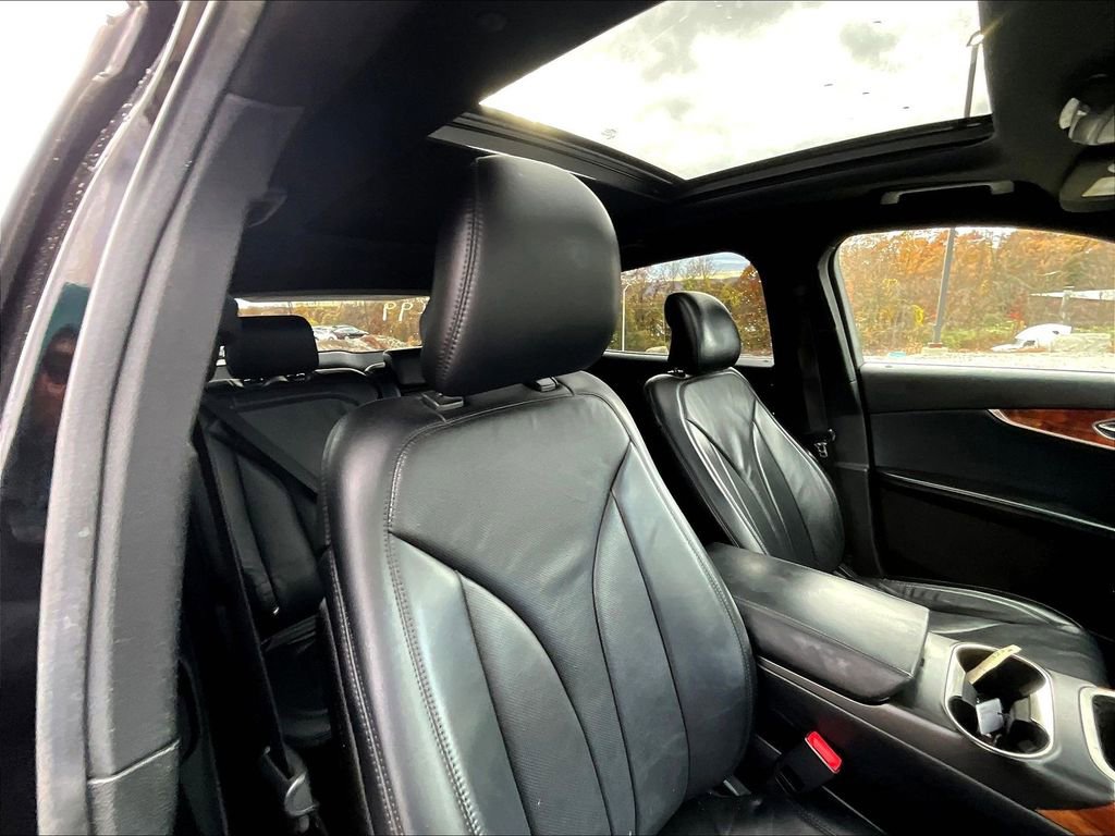 Used 2018 Lincoln MKX Reserve w/ Driver Assistance Package image 19