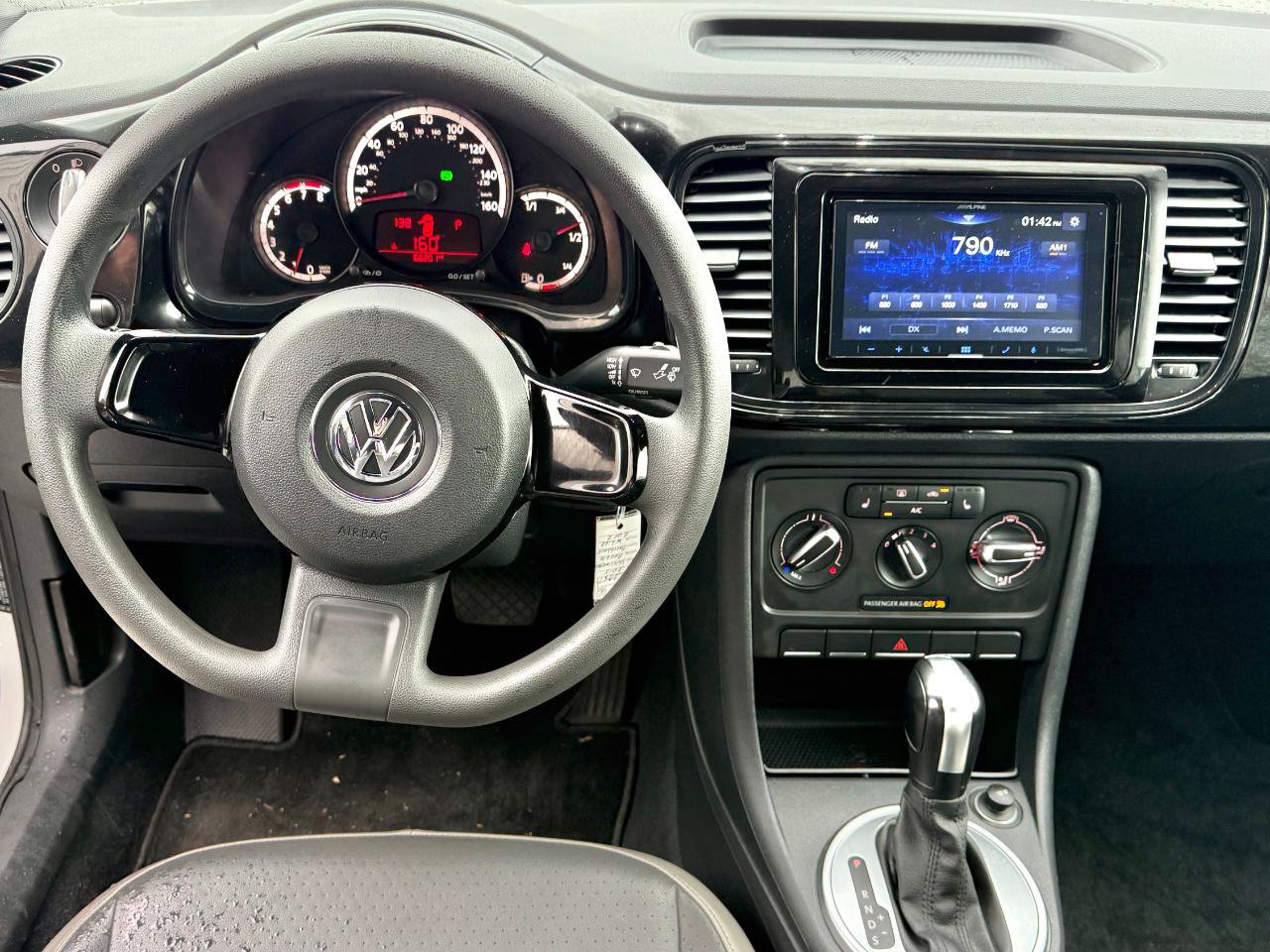 Used 2015 Volkswagen Beetle 1.8T FWD image 9