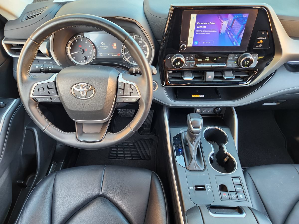 Used 2024 Toyota Highlander XLE FWD image 48