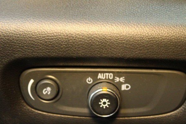 Used 2023 Chevrolet Traverse LT image 22