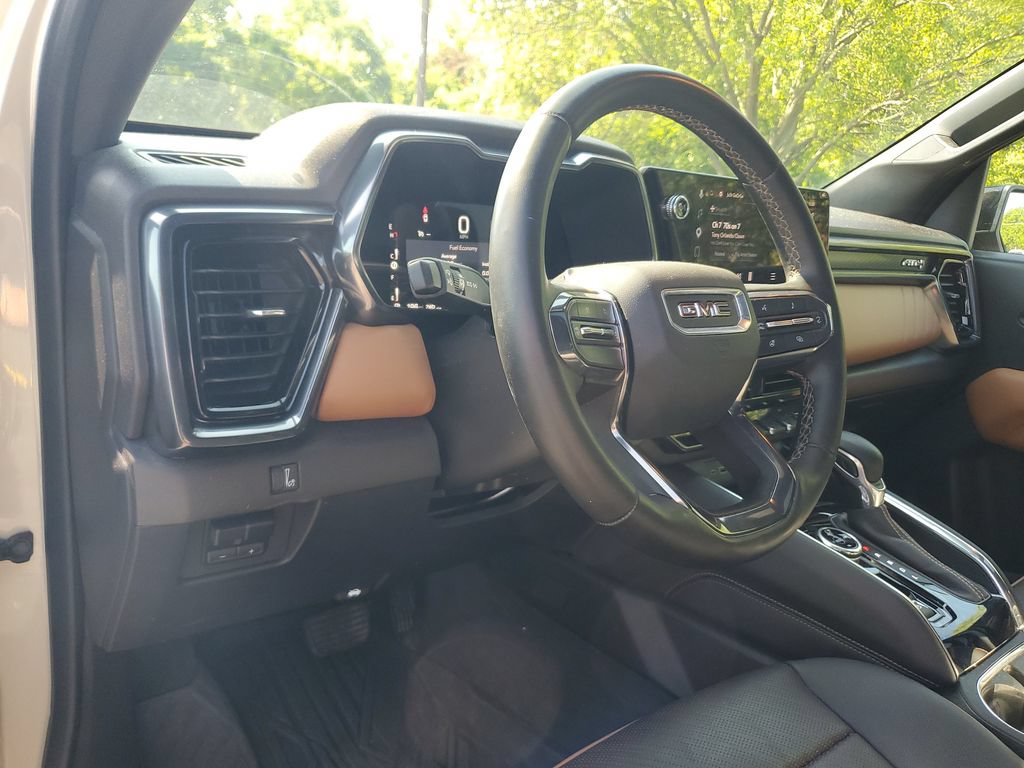Used 2023 GMC Canyon AT4 w/ AT4 Premium Package AWD/4WD image 18