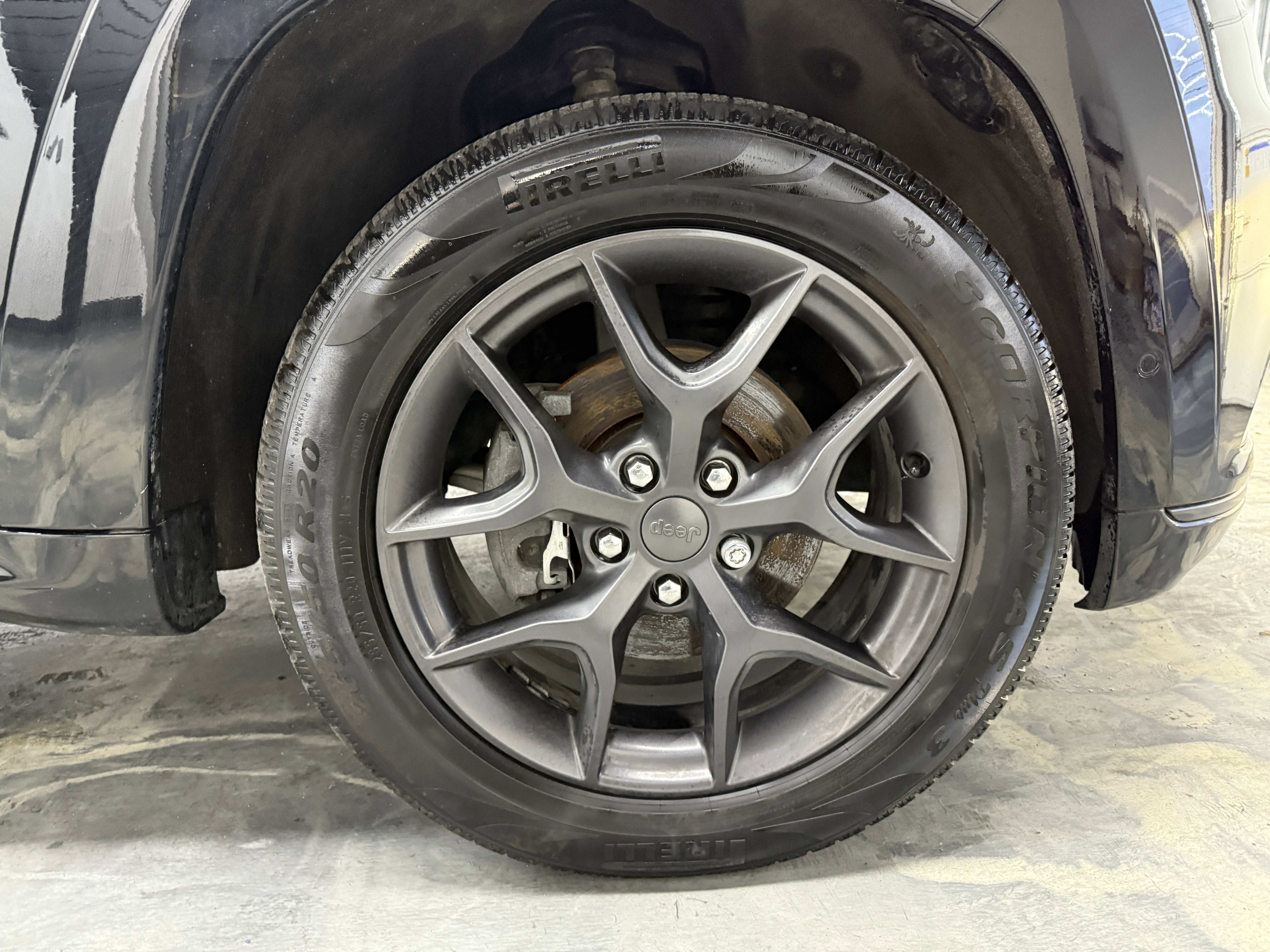 Used 2019 Jeep Grand Cherokee Limited X image 30